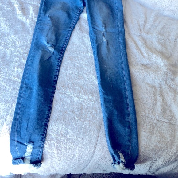 KanCan skinny jeans, light wash with distressing, size 1/24 - Picture 2 of 6